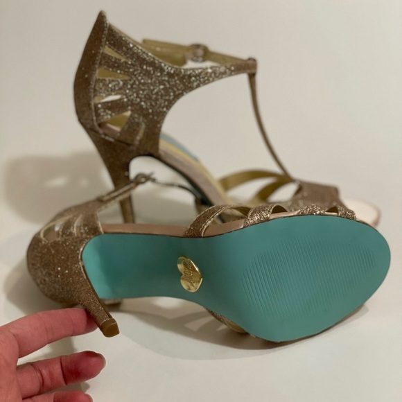 Betsey Johnson Good Sparkly dress stilettos, brand new never worn - Picture 5 of 7